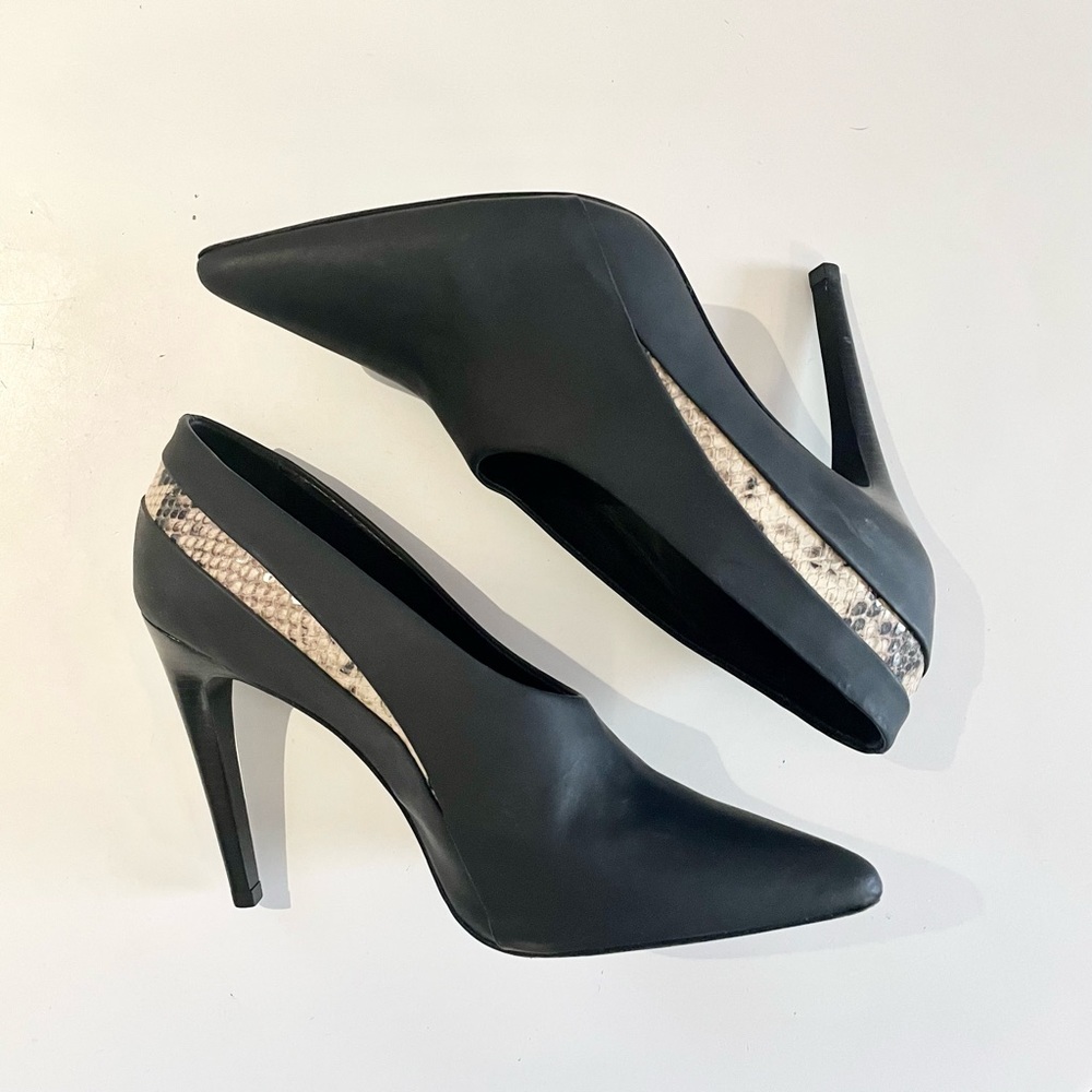 Tibi Lena Black Matte Snakeskin Pump Size 39/9